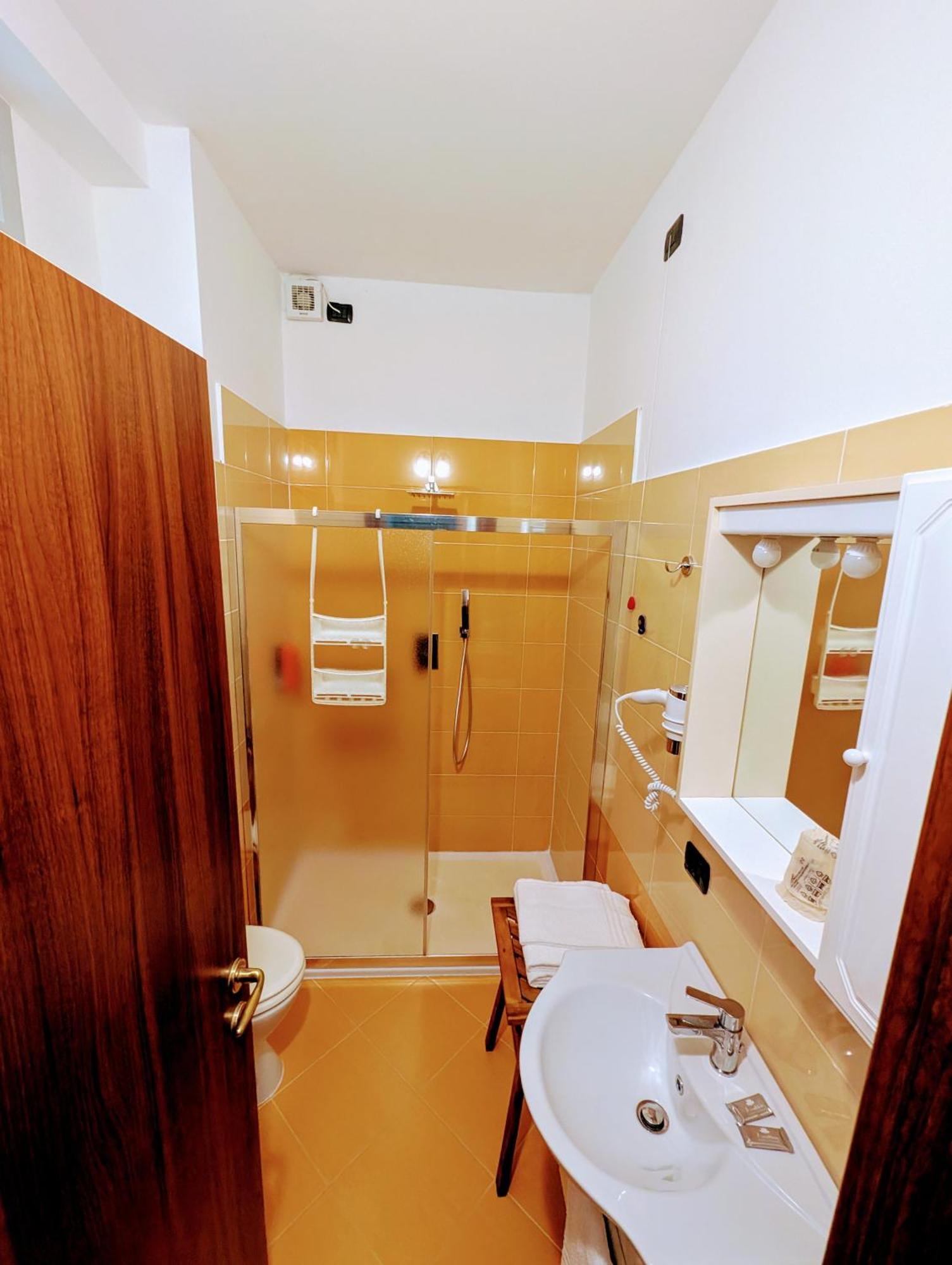 Hotel La Locanda Стреза Екстер'єр фото
